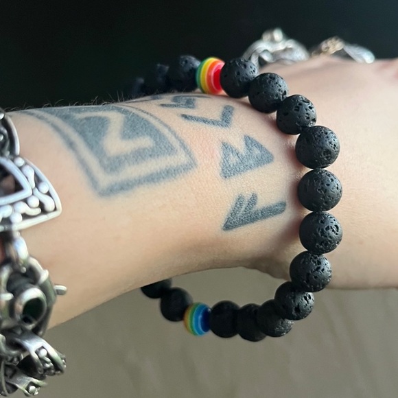 π΄ SALE ! red dot items are 2 for $25 . Bundle more than 3 and its $10 each π - Picture 12 of 13